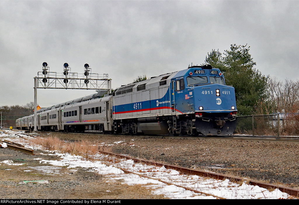 MNCR 4911 on train 45